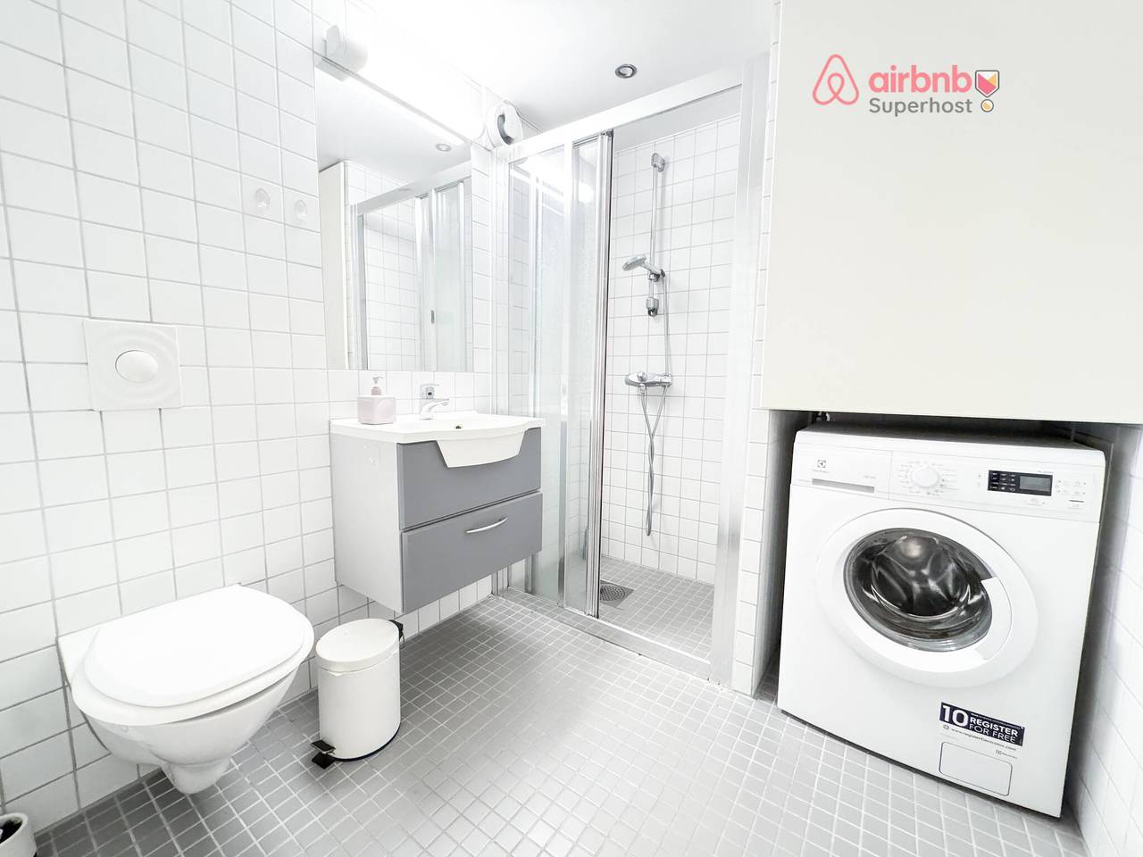 Entire apartment, Live Like Tranquil Urban Oasis King Bed in St. Hanshaugen, Oslo