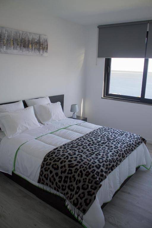Ganze Wohnung, Ferienwohnung für 6 Personen mit Balkon in Câmara de Lobos, Madeira