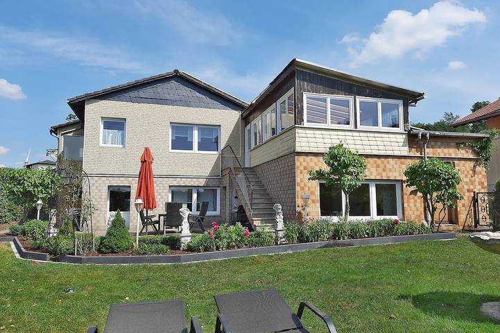 Ferienhaus für 8 Personen, mit Whirlpool und Terrasse sowie Garten und Sauna