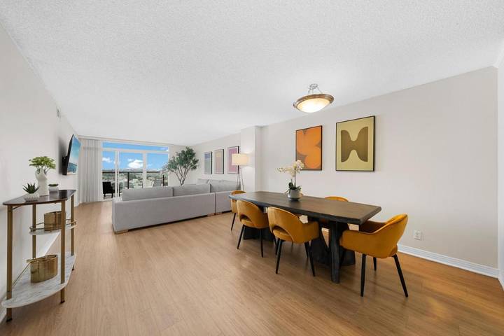 Location de vacances pour 9 personnes, avec jardin ainsi que piscine et vue, animaux acceptés à Los Angeles