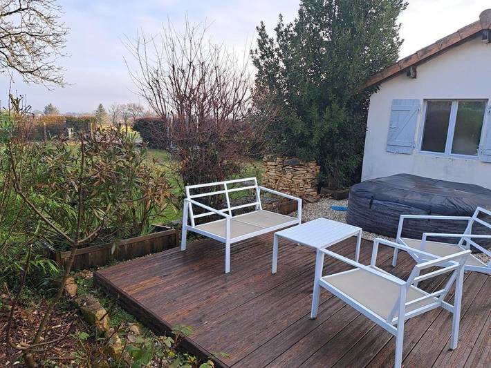 Location de vacances pour 2 personnes, avec terrasse ainsi que vue et jardin à Saint-Alban-de-Roche - 4
