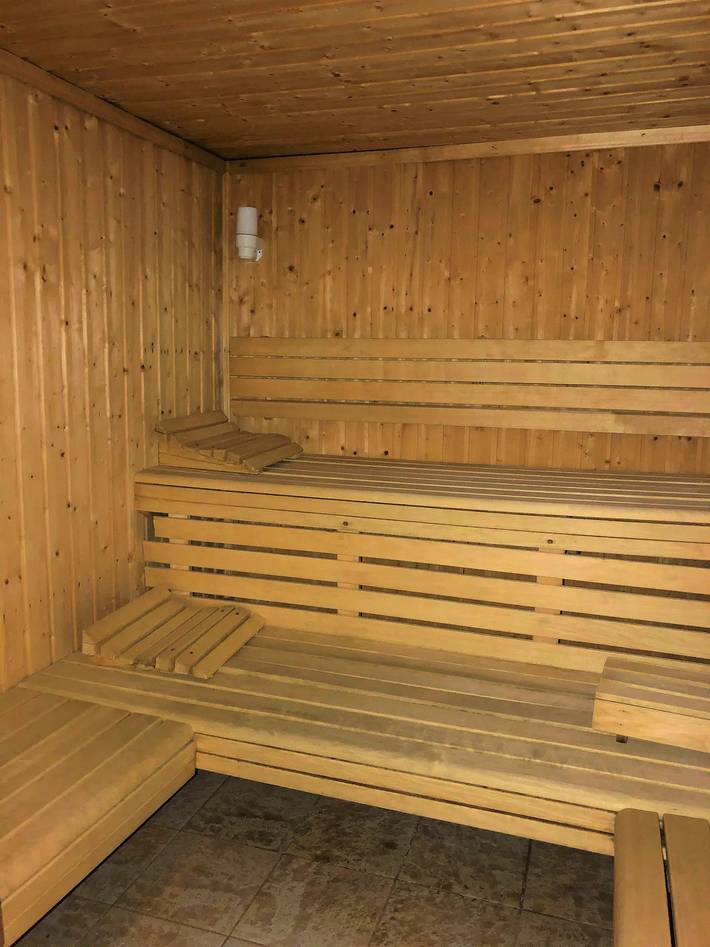 Gîte pour 10 personnes, avec balcon et piscine dans Office De Tourisme De Notre Dame De Bellecombe - 3