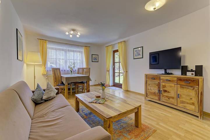 Ferienwohnung für 4 Personen, mit Balkon und Sauna sowie Garten, mit Haustier in Spiegelau