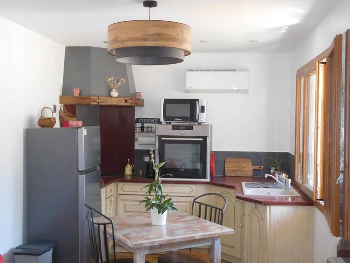Location de vacances pour 2 personnes, avec jardin et vue, animaux acceptés à Escaro - 2