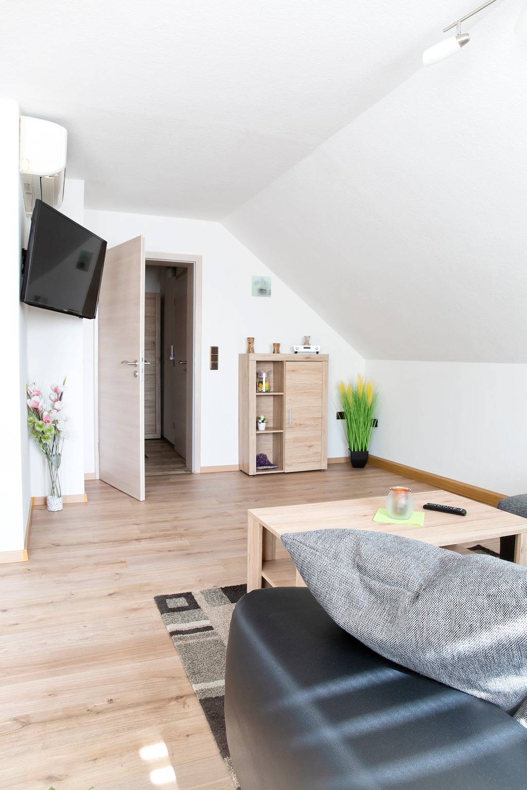 Ganze Wohnung, Ferienwohnung 'Am Palmengarten' mit Balkon und Wlan in Marktbergel, Romantische Straße