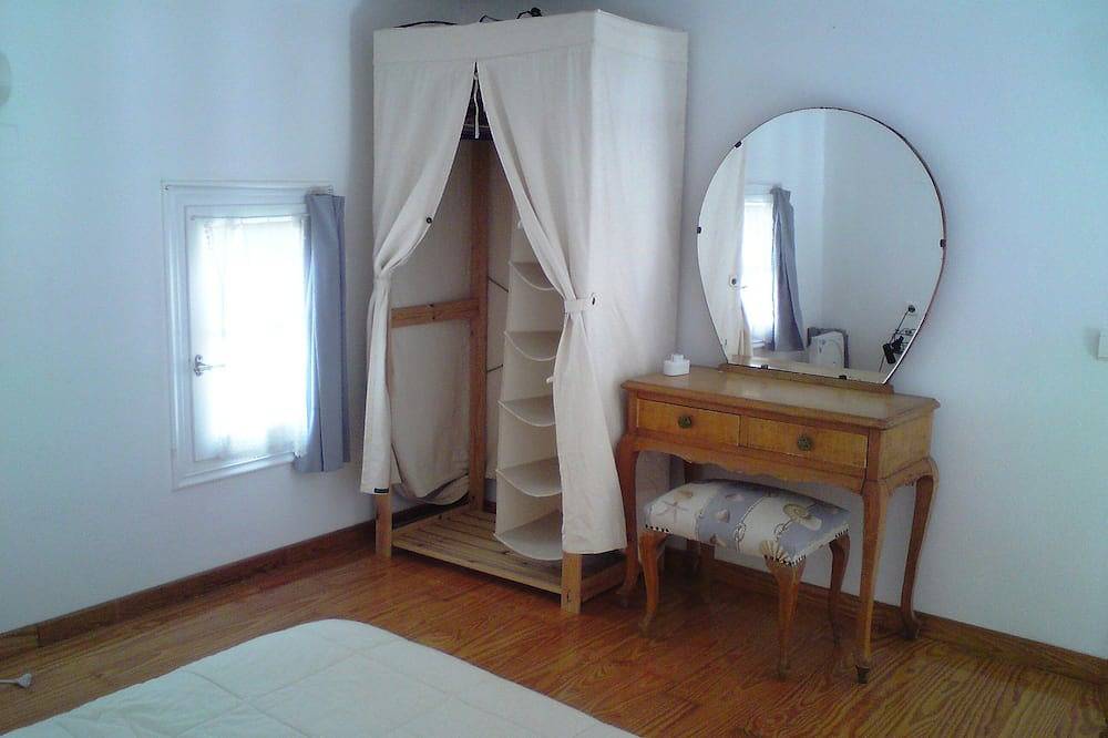 Syros: Villa met buitengewone aan de Egeïsche Zee in de buurt in Finikas, Syros