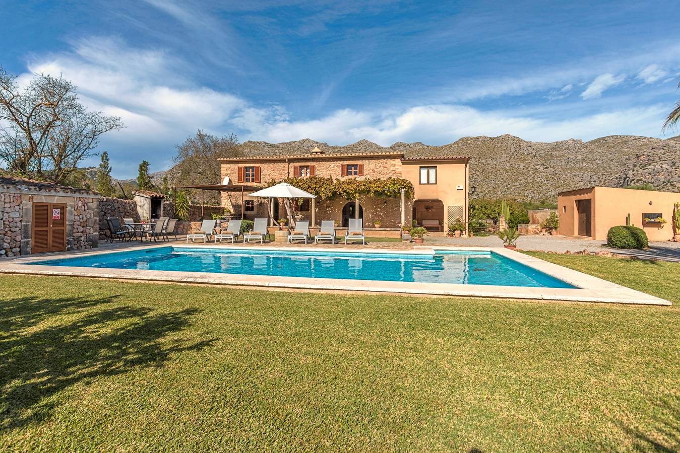 Charming villa - 4km to beach and 2km to Old Town! in Pollença Town, Pollença