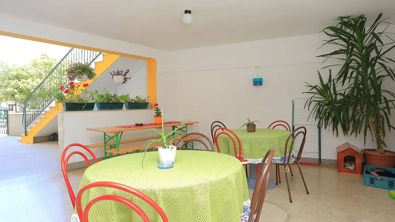 Ganze Ferienwohnung, Ferienwohnung für 10 Personen (99 m²) in Nemira in Omiš (Kroatische Adria), Omis-Riviera