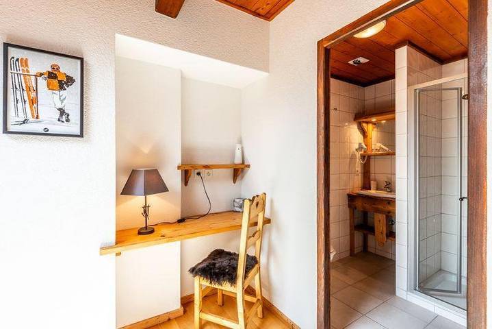 Gîte pour 13 personnes, avec vue ainsi que jardin et sauna, animaux acceptés à Vacheresse - 3