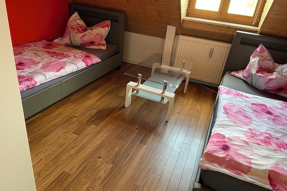 Ganze Wohnung, Charmante Ferienwohnung (80qm) mit zwei Schlafzimmer in Floß, Naturpark Nördlicher Oberpfälzer Wald