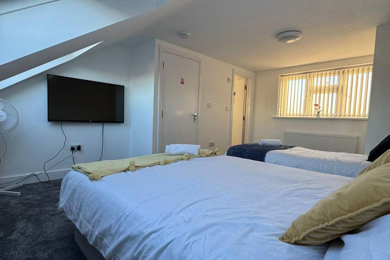Hel studio-lejlighed, Near Heathrow - Studio - Wifi - Parking - Sleeps 3 in Hillingdon, London