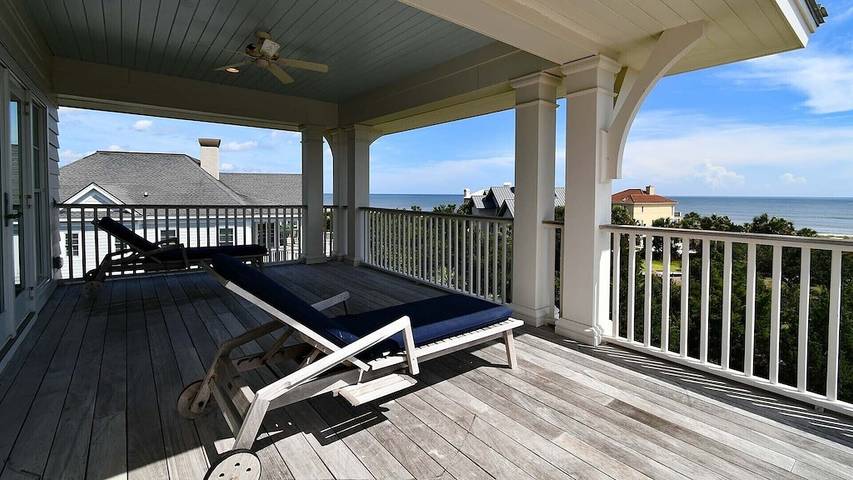 Vacation rental for 12 people, with balcony and pool in Pawleys Island