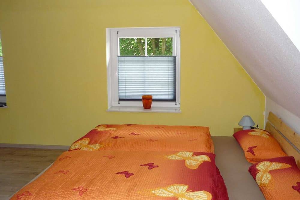 Wohnung 1 - Horn: Urlaub im Reetdachhaus in Schleswig-Holstein in Silberstedt, Grünes Binnenland