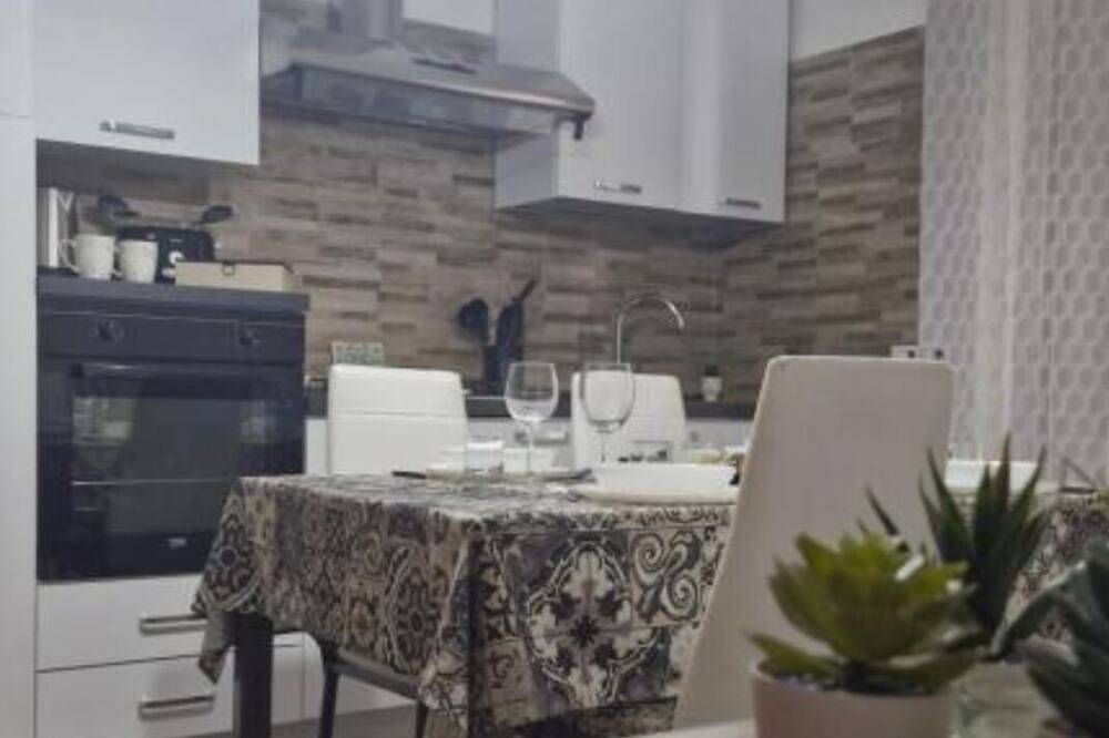Ganze Wohnung, Holiday Home sul Corso - Comfortable and Ideal for groups of up to 7 people in Giarre, Catania Provinz