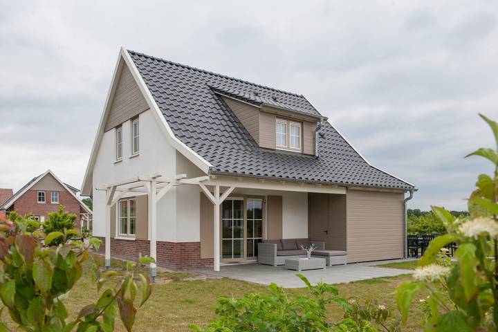 Bungalow für 8 Personen, mit Sauna und Pool sowie Garten - 1