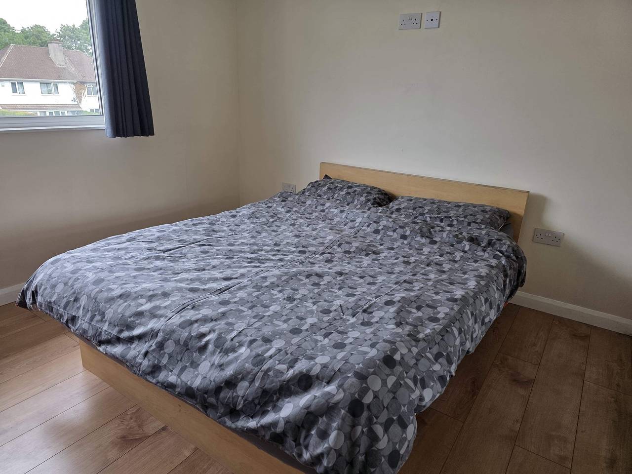3 Bed Home Sleeps 7 - Wifi & Free Street Parking in Nottingham, East Midlands