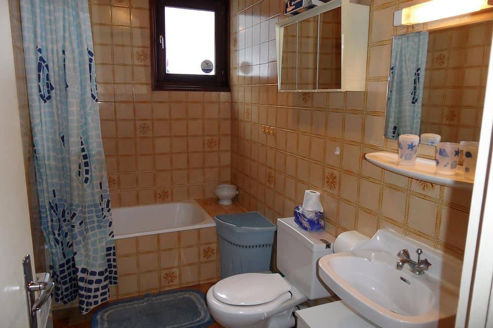 Appartement entier, Appartement en chalet situé à 2,5 km du centre de Chamonix, pour 2 à 4 personnes in Chamonix-Mont-Blanc, Massif du Mont-Blanc