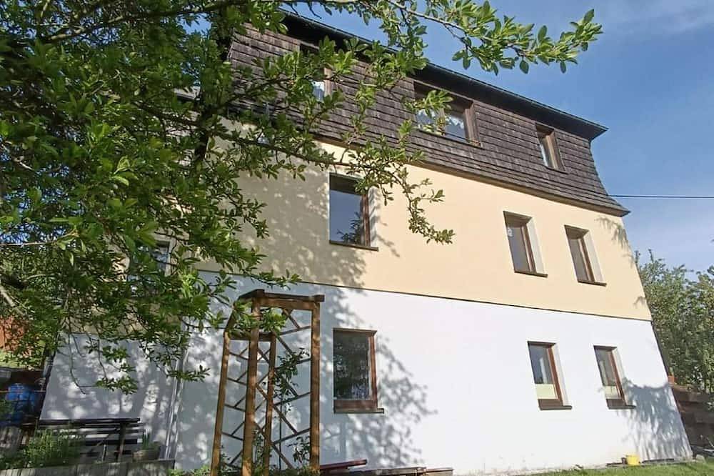 Ganze Wohnung, Ferienwohnung Boden - Ferienwohnung mit Aussicht in Bernsbach, Lauter-Bernsbach
