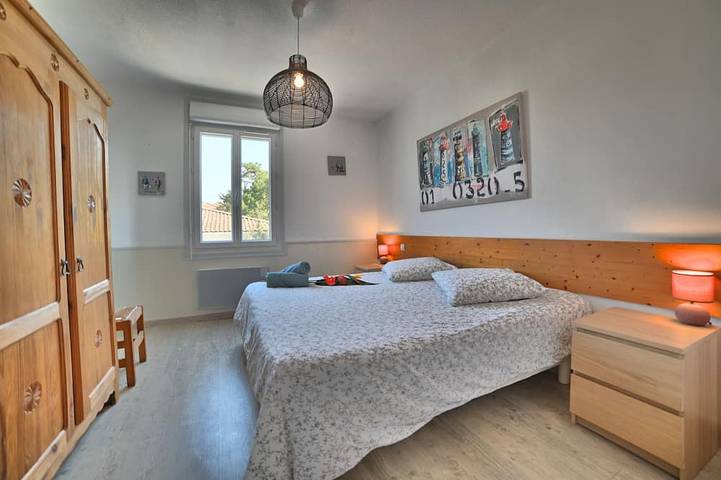 Location de vacances pour 12 personnes, avec terrasse dans Ronce-les-Bains - 2