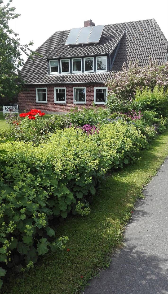 Bauernhof für 4 Personen, mit Balkon/Terrasse und Terrasse sowie Garten und Ausblick in Osterhever