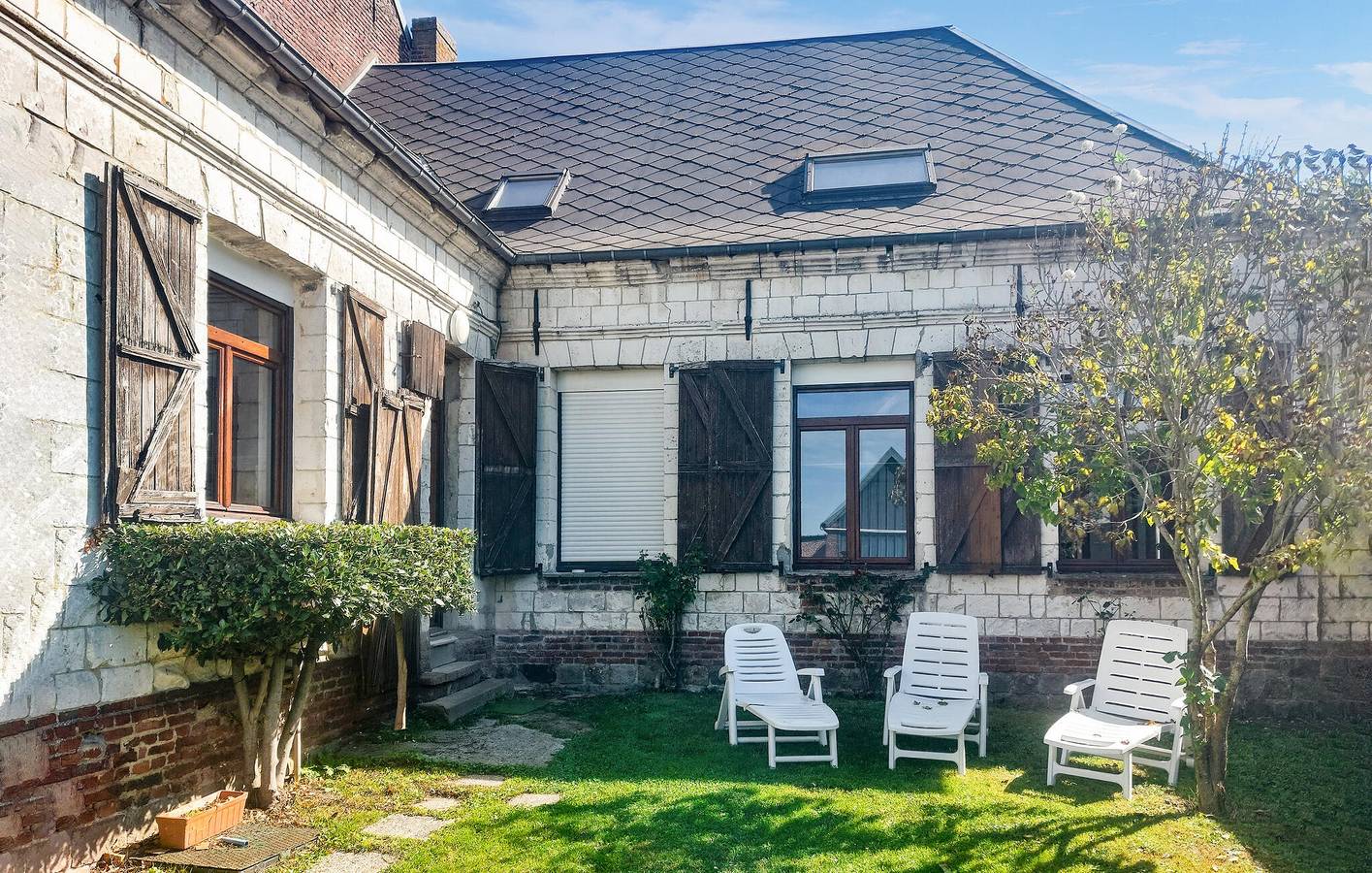 Appartement confortable avec WiFi et parking, à 2 km d'Englebelmer in Mailly-Maillet, Région d'Amiens