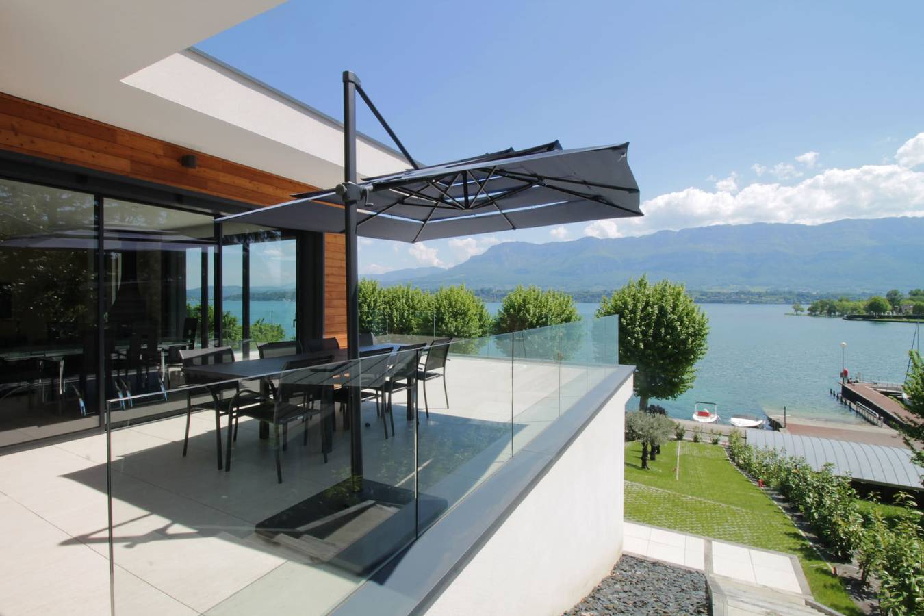 Villa d'exception Piscine vue et accès lac direct in Le Bourget-du-Lac, Chambéry region