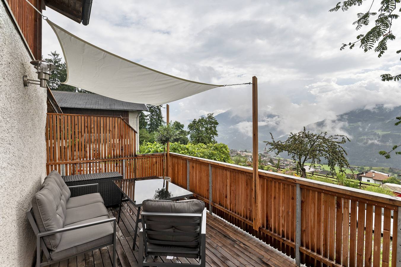 Chalet 'Stieber' with Mountain View, Private Terrace and Wi-Fi in Feldthurns, Dolomiti Superski