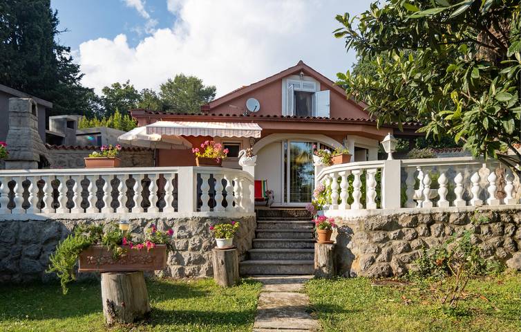 Ferienhaus für 4 Personen, mit Terrasse in Rijeka