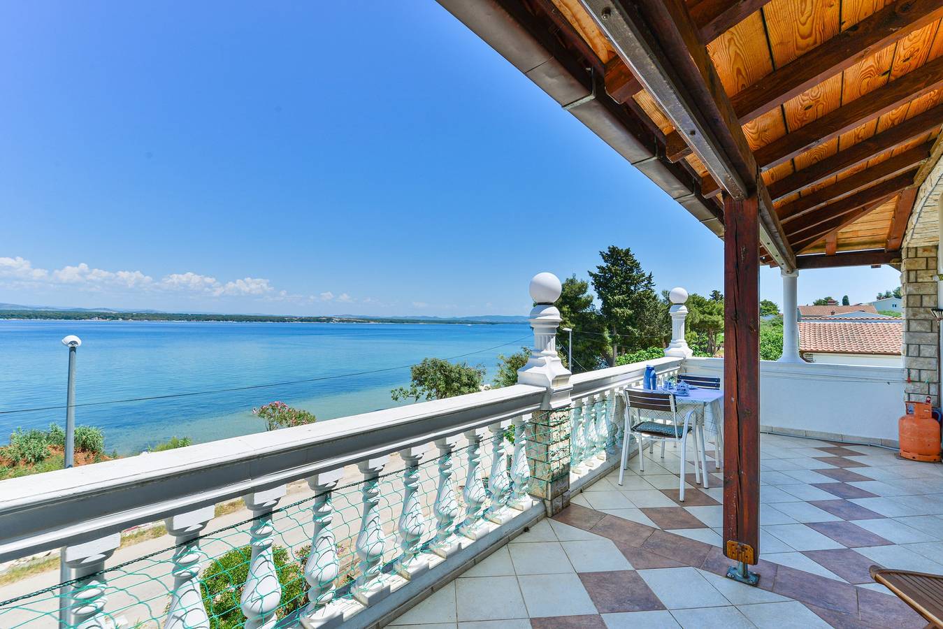 Ganze Wohnung, 1-Zimmer-Ferienwohnung am Strand Tkon (Pasman) A-336-b in Tkon, Pasman