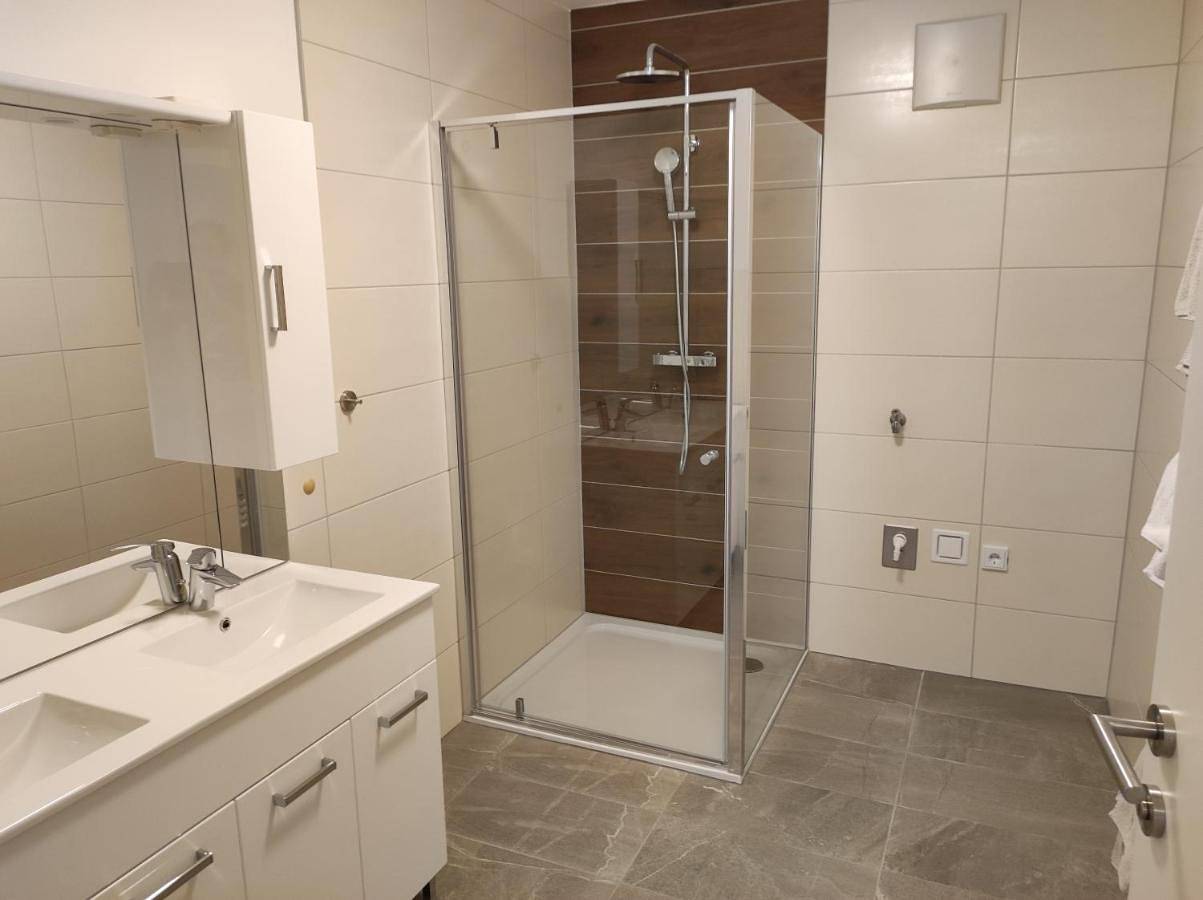 Ganze Wohnung, Two-Bedroom Apartment in Pörtschach am Wörthersee, Klagenfurt-Land