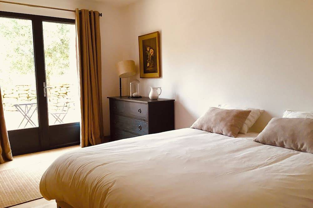 Mas renovado 6 dormitorios y 4 baños, piscina climatizada in Villevieille, Region de Nimes