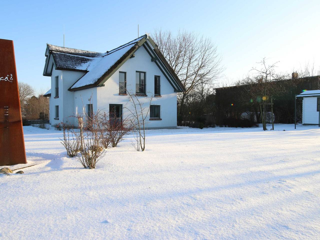 Ganze Ferienwohnung, Reetdachhaus im Fischerdorf - Haushälfte 1 in Freest, Vorpommern