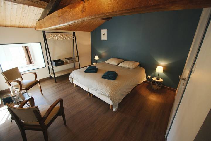 Du Côté de l’Étang Guest Room, Castanea in Les Epesses, Loire Valley