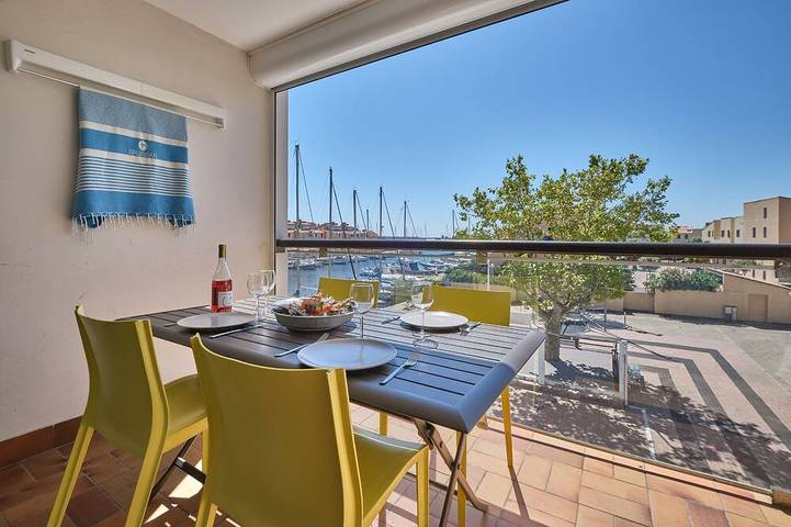 Appartement de vacances pour 4 personnes, avec terrasse et piscine à Gruissan