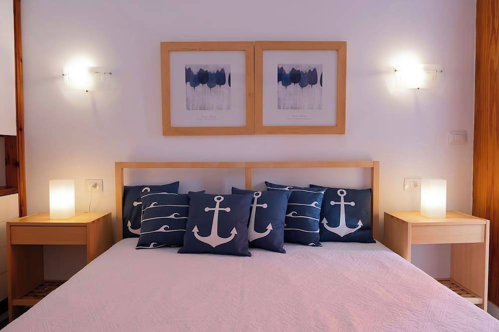 Entire apartment, Apartment in first sea line / Wifi in San Marcos, North Tenerife