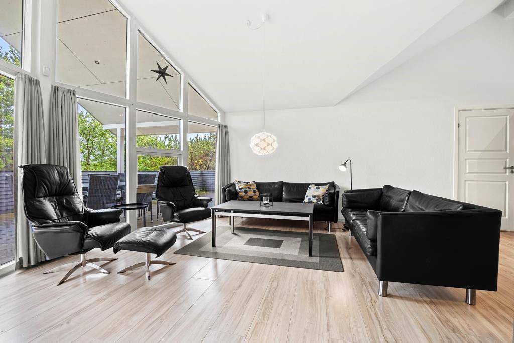 Modern holiday home with summer hot tub on Rømø in Sønderstrand, Havneby
