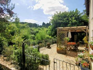 Gîte pour 5 personnes, avec balcon à Ségur-le-Château
