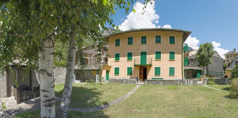 B&b voor 2 personen, with tuin and sauna as well as uitzicht in Piëmont