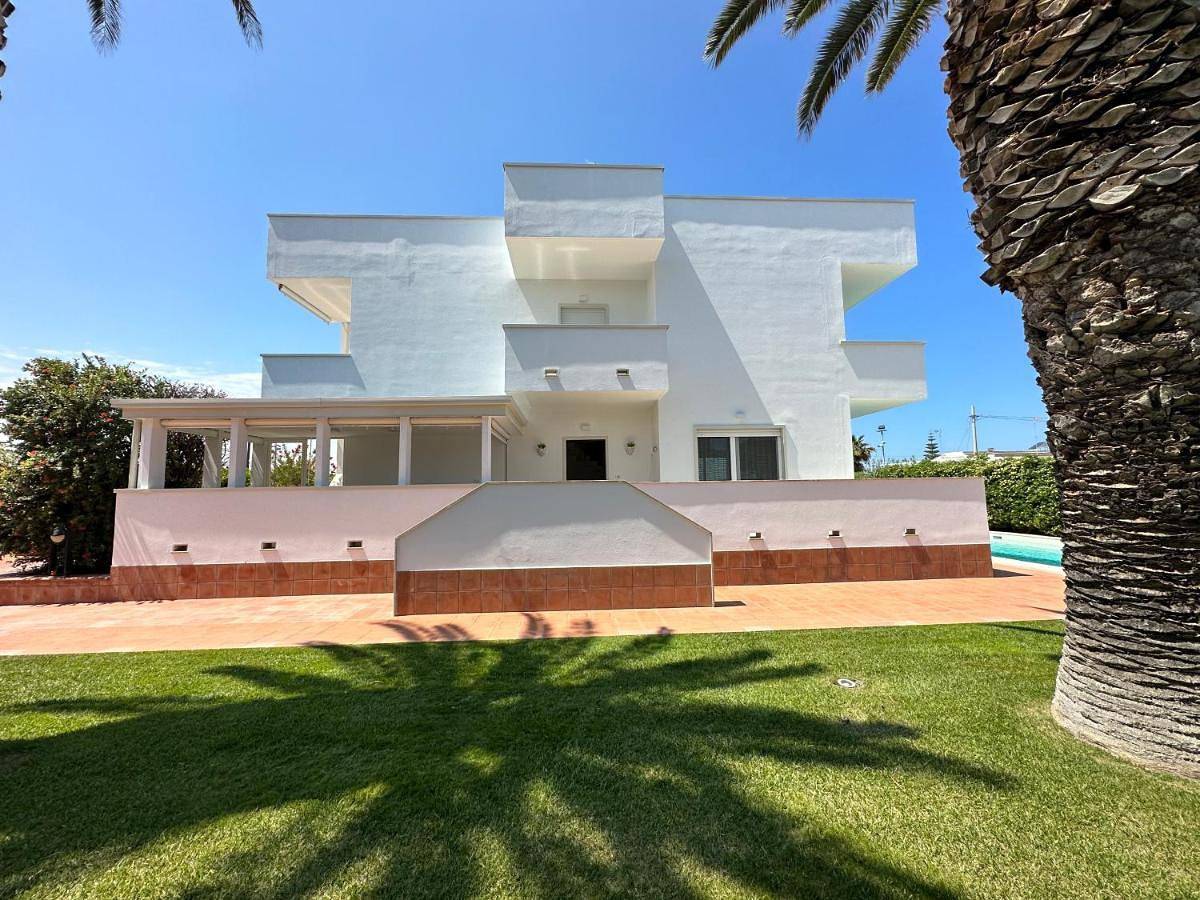 Villa Antonia sul mare con piscina Torre a mare (Bari) in Bari, Provincia di Bari