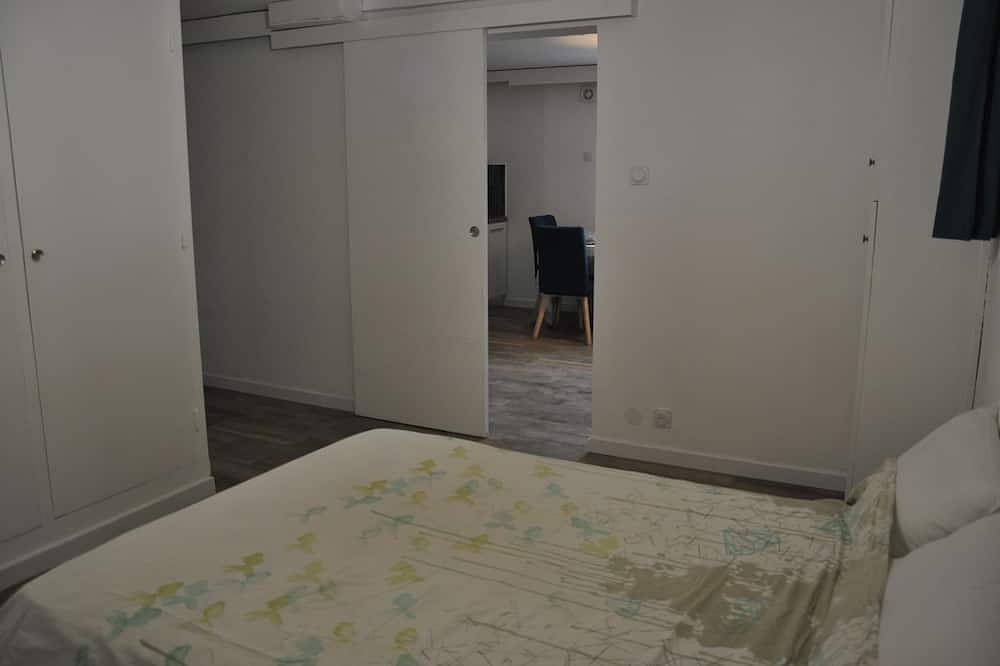 Apartamento entero, Renovated 2-room apartment on first floor near train station in Bourg-en-Bresse, Región de Bourg-en-Bresse