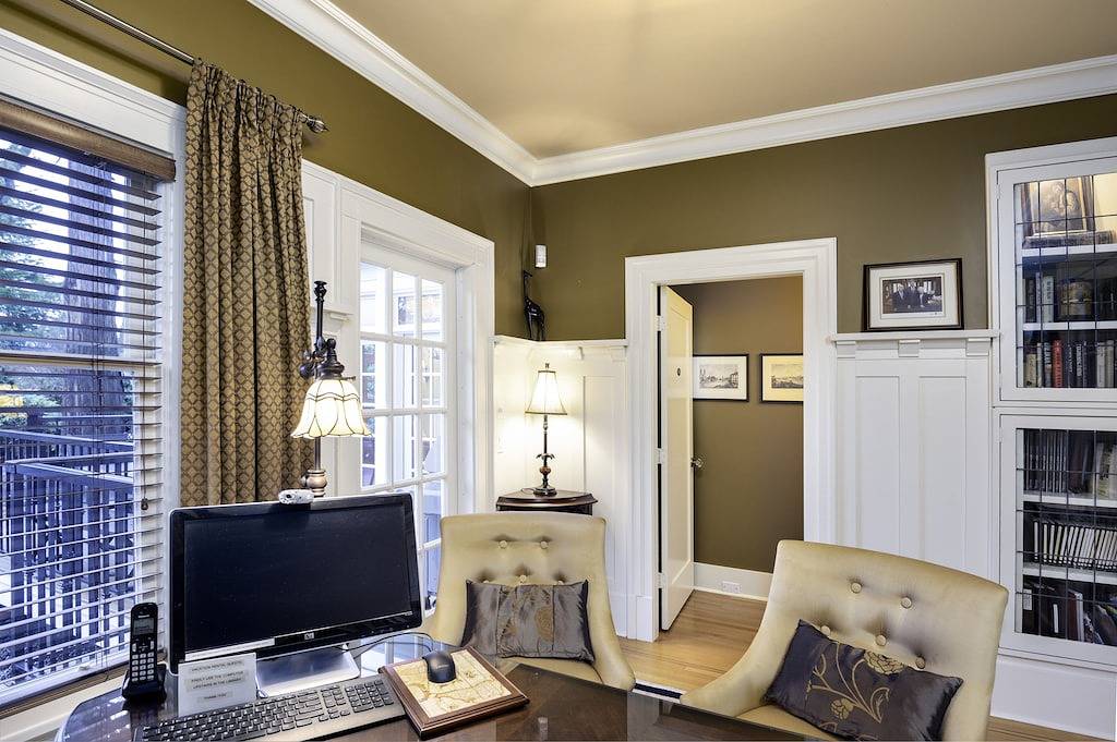 Luxuriöses, preisgekröntes Herrenhaus in der Nähe des Deer Lake in Burnaby, British-Columbia