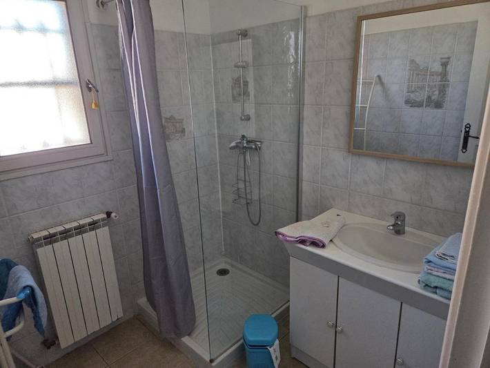 Location de vacances pour 8 personnes, avec jardin et piscine, animaux acceptés à Alleins - 3