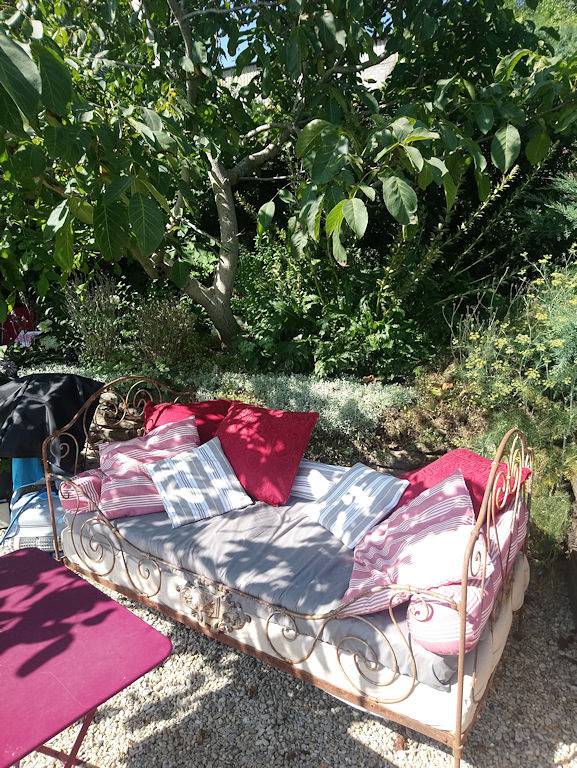 Chambre d’hôte pour 2 personnes, avec jardin ainsi que piscine et jacuzzi dans l' Aveyron - 3