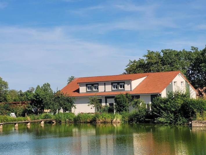 Maison de campagne pour 10 personnes, avec Terrasse et Jardin ainsi que Vue sur le lac et Vue