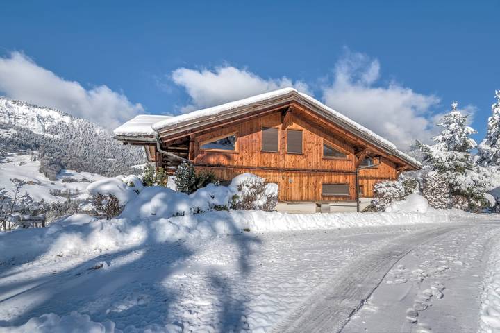 Chalet pour 8 personnes, avec terrasse et jardin, adapté aux familles à Praz-sur-Arly