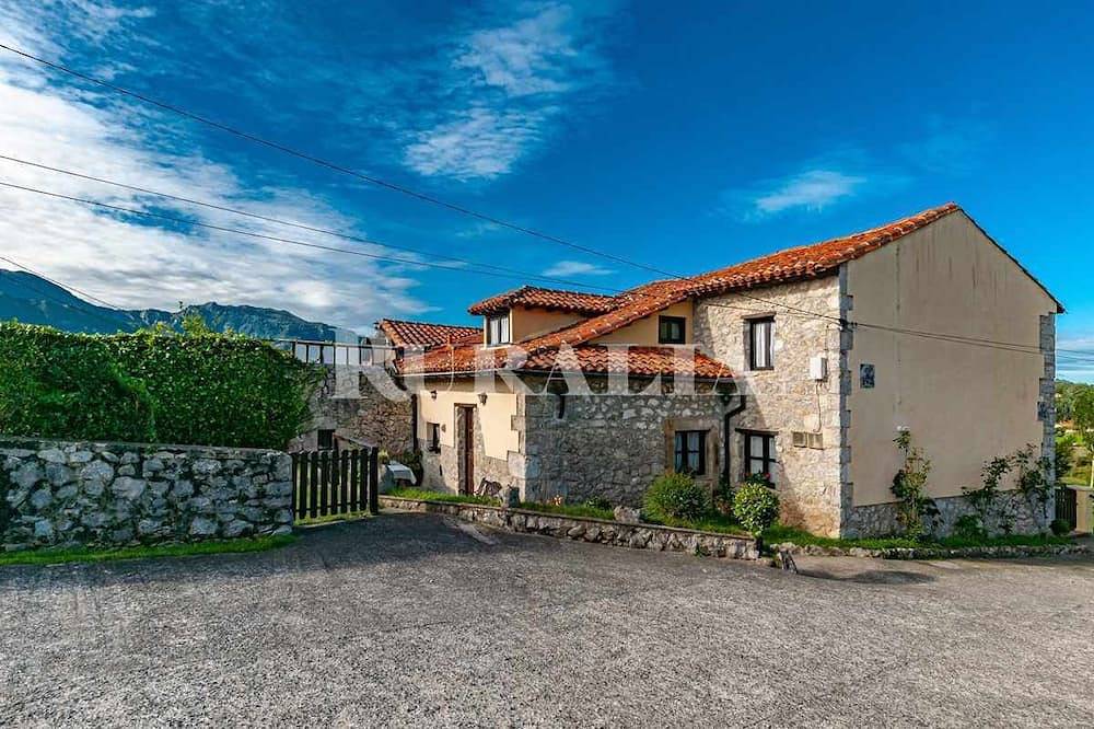 Casa Carmen 2-just 2 km from the town of Ribadesella in Ribadesella, Costa Verde (Spagna)