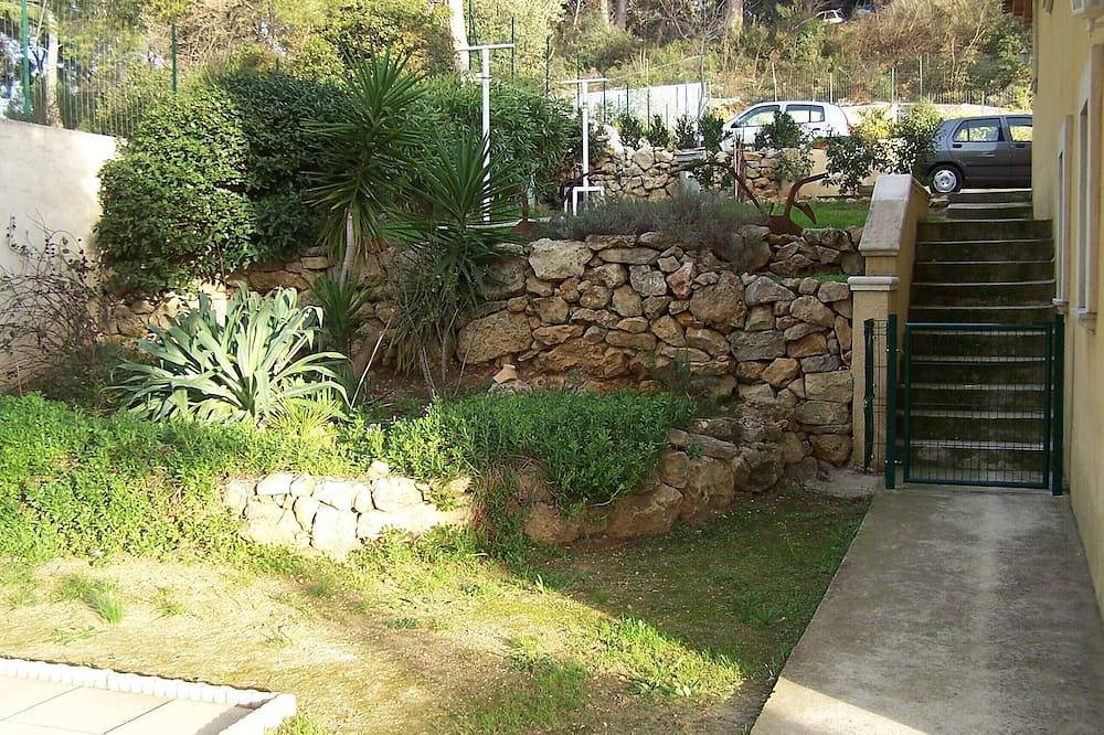 Apartamento entero, 35 m2 studio between sea and mountains secure villa parking space in Ollioules, Region de Toulon