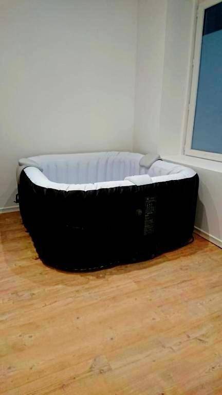 Glamping & Jacuzzi in Boulogne-sur-Mer, Région de Boulogne-sur-Mer