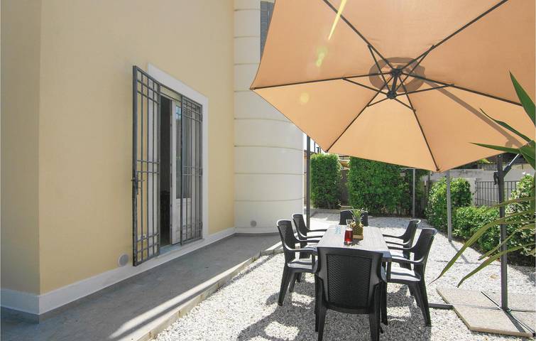 Location de vacances pour 8 personnes, avec terrasse dans Torre del Lago Puccini - 2