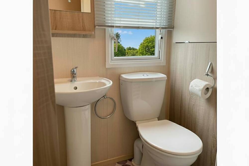 Comfortable 3-Bed Caravan - Combe Haven in Hastings, East Sussex